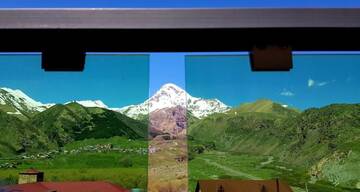 Фото номера Двухместный номер с 2 отдельными кроватями и балконом Отель North Kazbegi г. Степанцминда 36