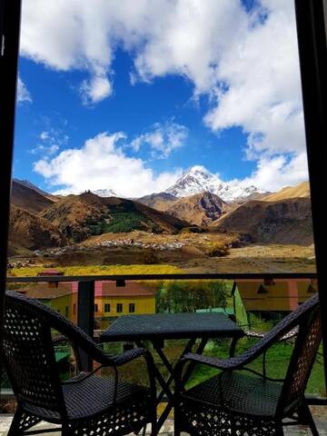 Фото Отель North Kazbegi г. Степанцминда 3