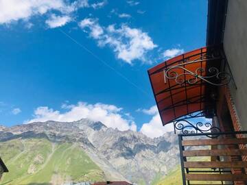 Фото номера Двухместный номер с 1 кроватью и видом на горы Отель Paradise Kazbegi г. Степанцминда 18