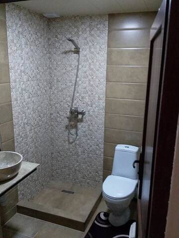Фото номера Трехместный номер с собственной ванной комнатой Гостевой дом COZY HOUSE г. Степанцминда 9