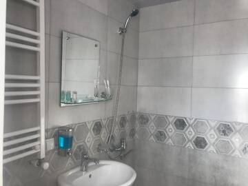 Фото номера Двухместный номер с 1 кроватью и видом на горы Гостевой дом White Inn г. Степанцминда 7