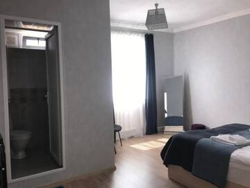 Фото номера Двухместный номер с 1 кроватью и видом на горы Гостевой дом White Inn г. Степанцминда 10