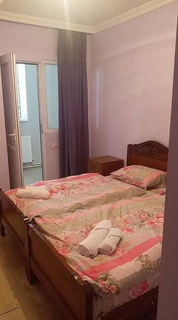 Фото номера Двухместный номер с 2 двуспальными кроватями Хостелы LOST INN KAZBEGI г. Степанцминда 8