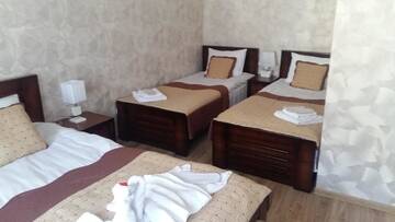Фото Загородные дома Get inn г. Степанцминда 4