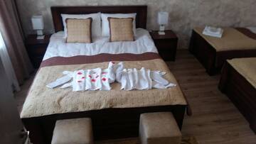 Фото Загородные дома Get inn г. Степанцминда 5