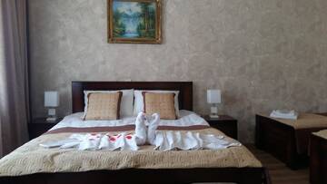 Фото Загородные дома Get inn г. Степанцминда 3